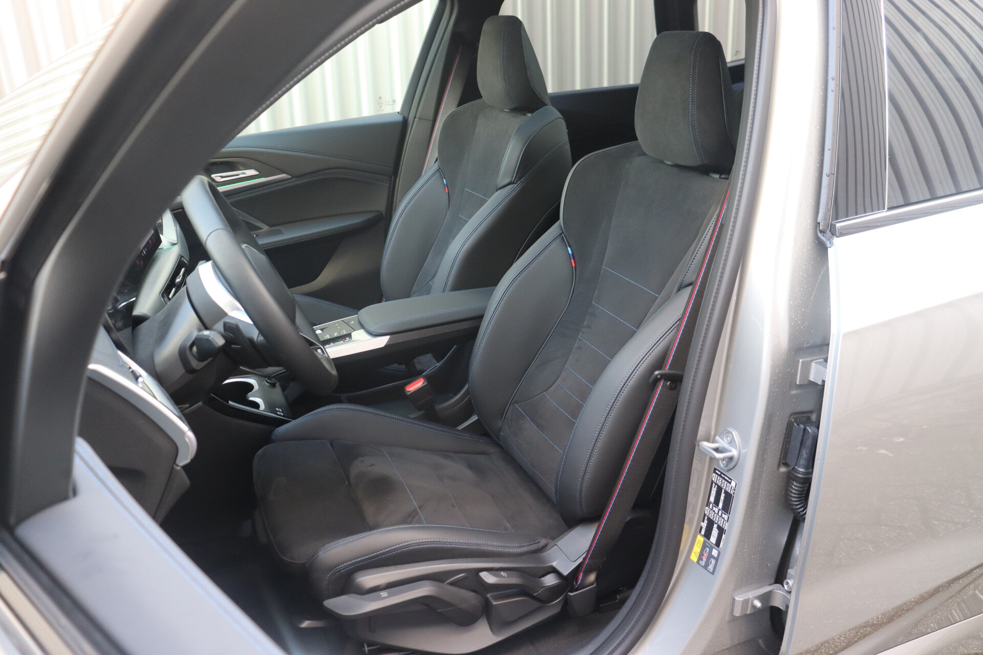 BMW iX1 eDrive20 High Executive M Sport - Afbeelding 4