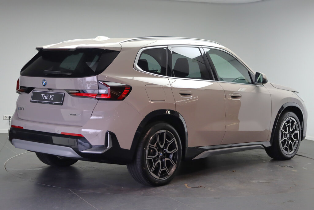 BMW iX1 3