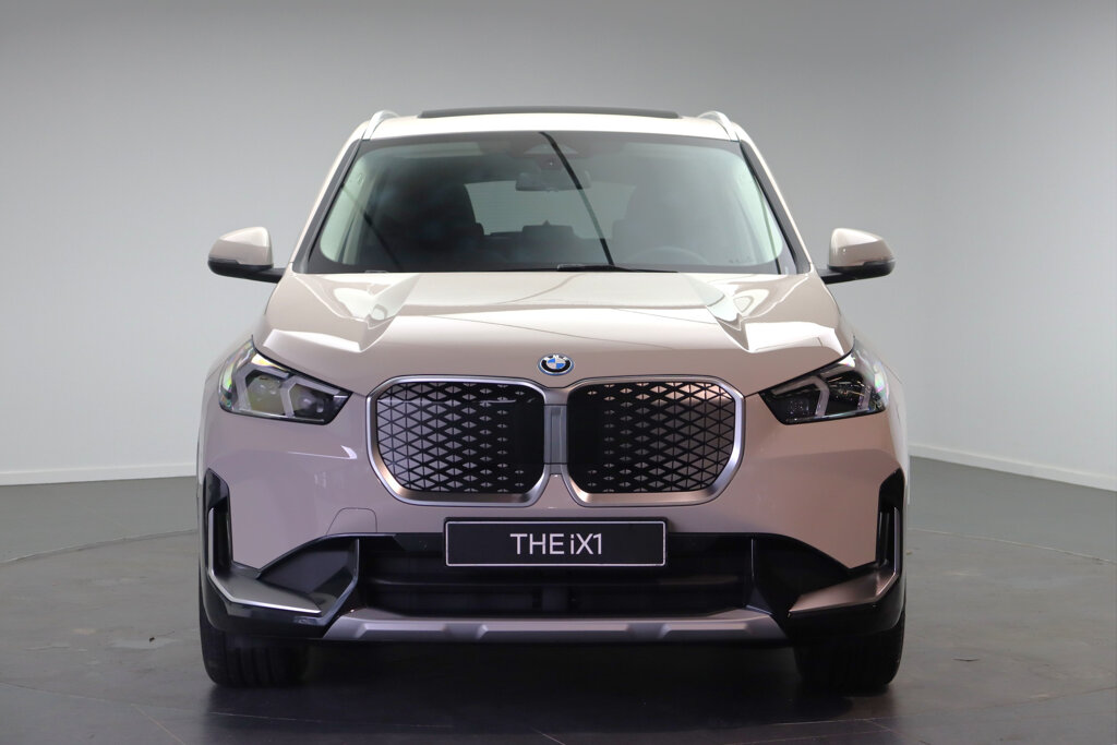 BMW iX1 5