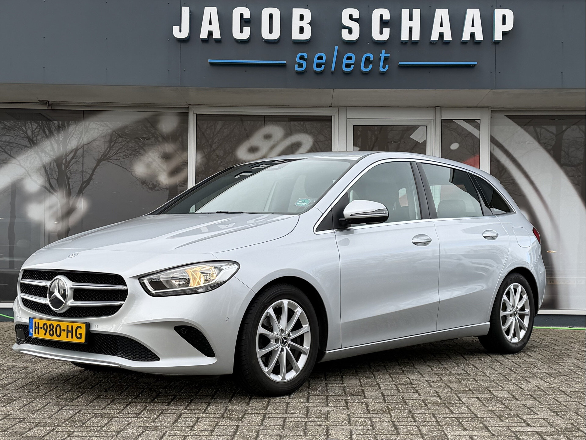 Mercedes-Benz B-Klasse 180 Launch Edition