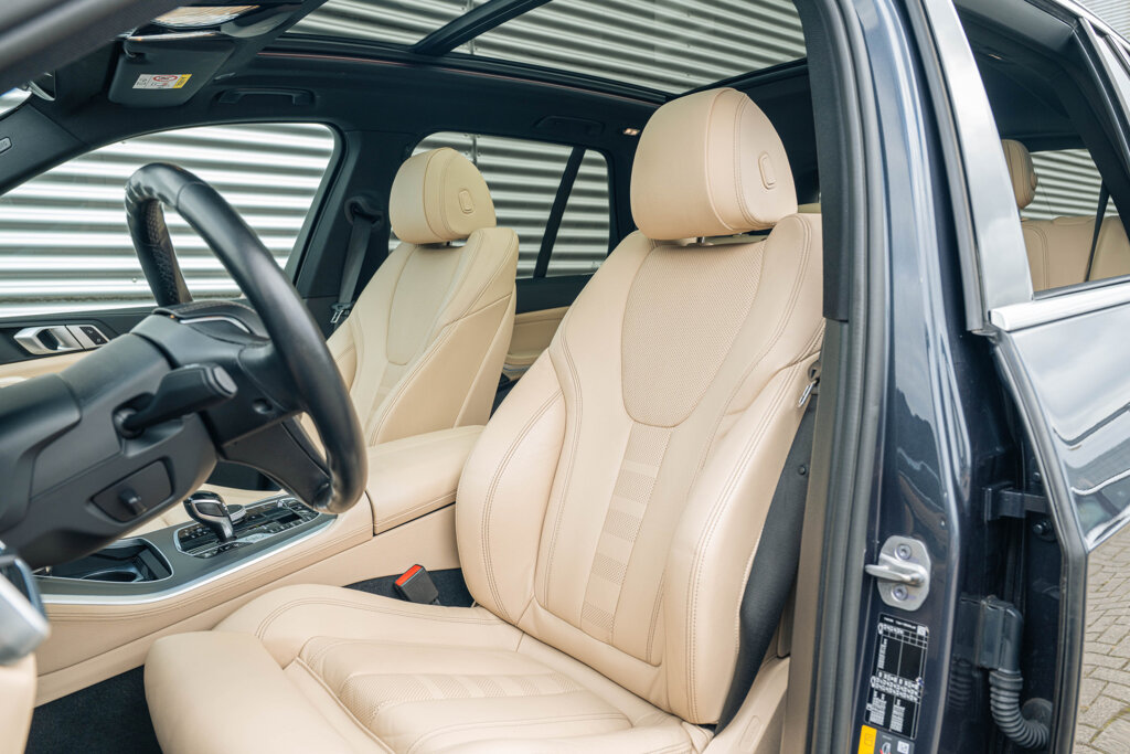 BMW X5 8