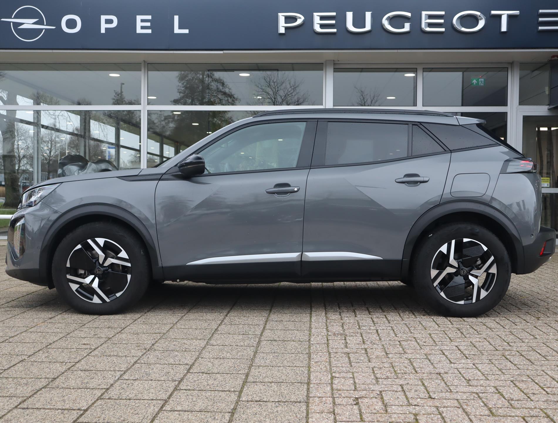 Peugeot 2008 SUV Allure Mild Hybride 145PK e-DCS6 Automaat, Rijklaarprijs, Navigatie 360 Camera Adaptieve Cruise Control DAB+ LED - Afbeelding 2