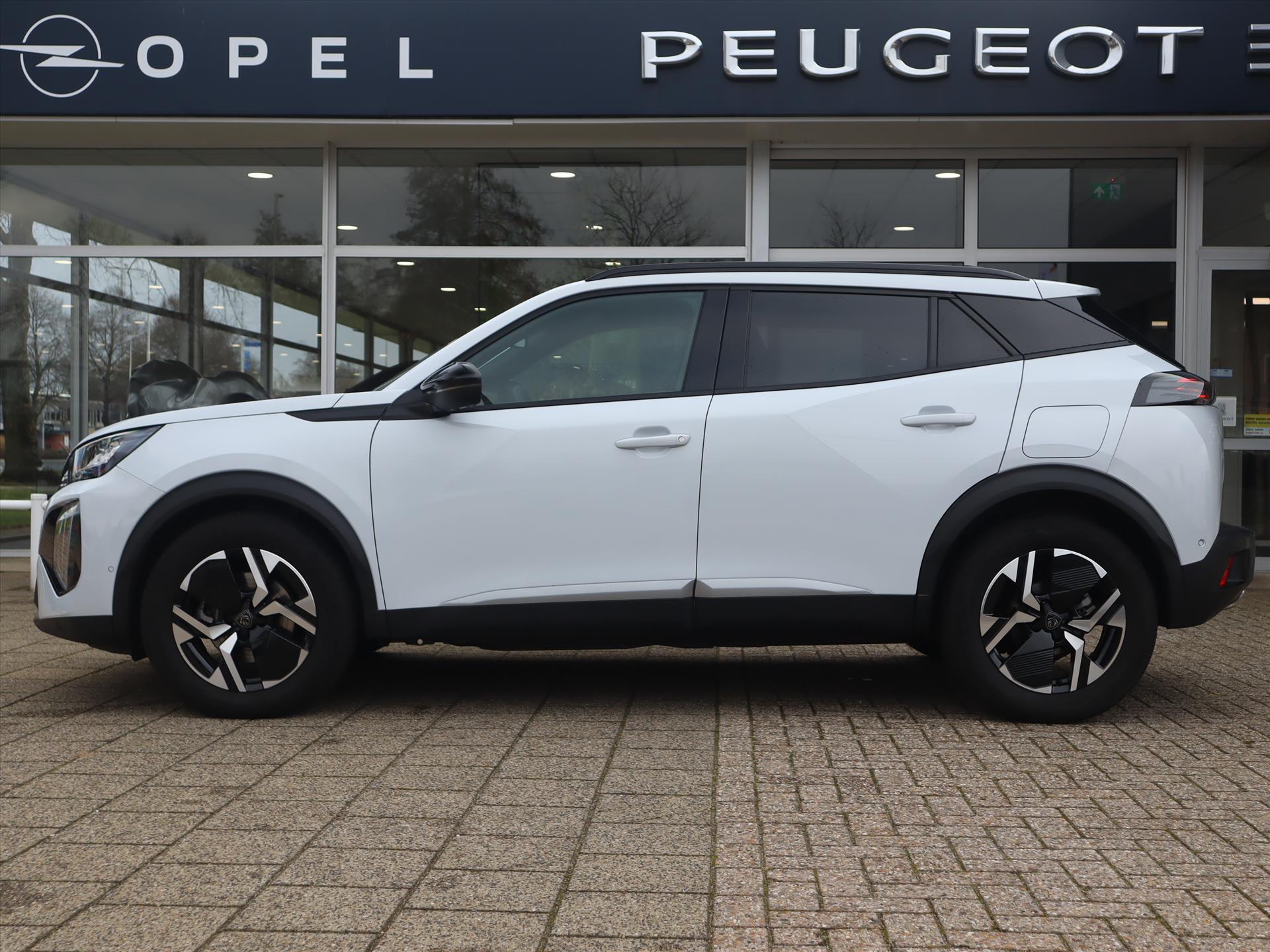 Peugeot 2008 SUV Allure Mild Hybride 145PK e-DCS6 Automaat, Rijklaarprijs, Navigatie 360 Camera Adaptieve Cruise Control DAB+ LED - Afbeelding 2