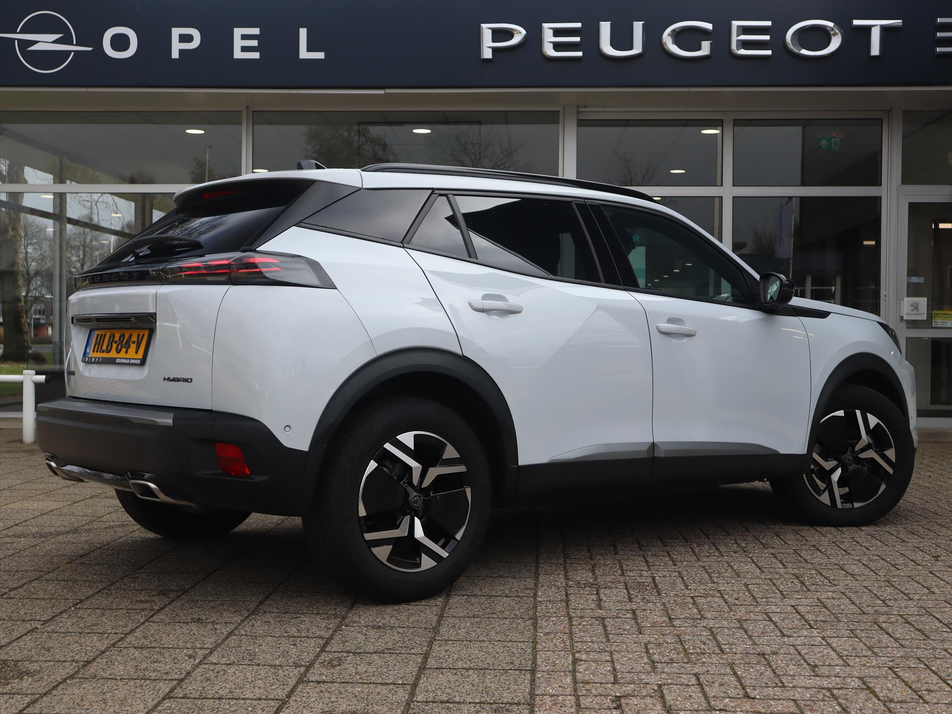 Peugeot 2008 SUV Allure Mild Hybride 145PK e-DCS6 Automaat, Rijklaarprijs, Navigatie 360 Camera Adaptieve Cruise Control DAB+ LED - Afbeelding 4