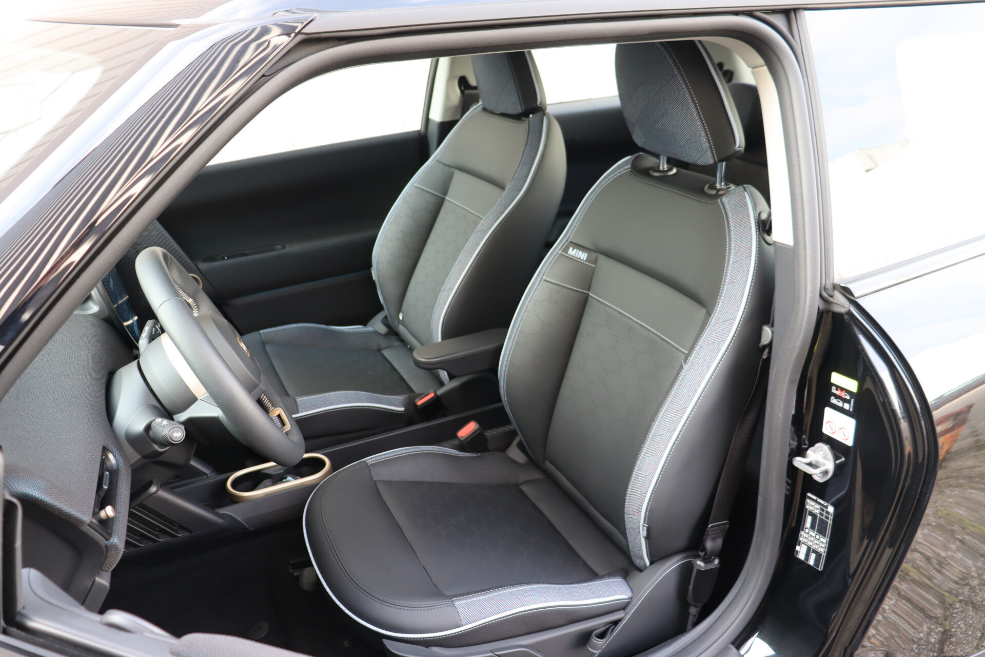 MINI 3-Deurs Cooper E - Afbeelding 4