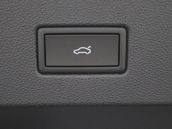 elektrisch bedienbare achterklep met sensorsturing