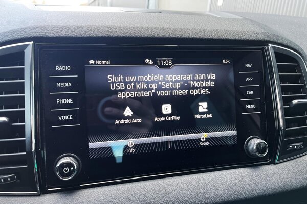 Apple Carplay/Android Auto Apple Carplay/Android Auto