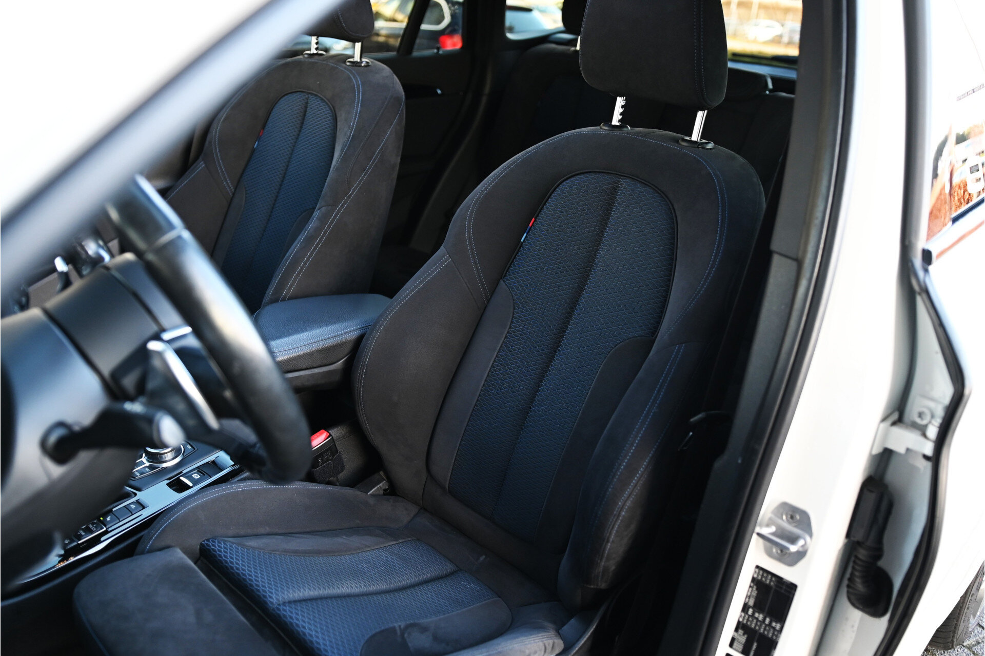 BMW X1 xDrive20i M Sport Automaat - Afbeelding 3