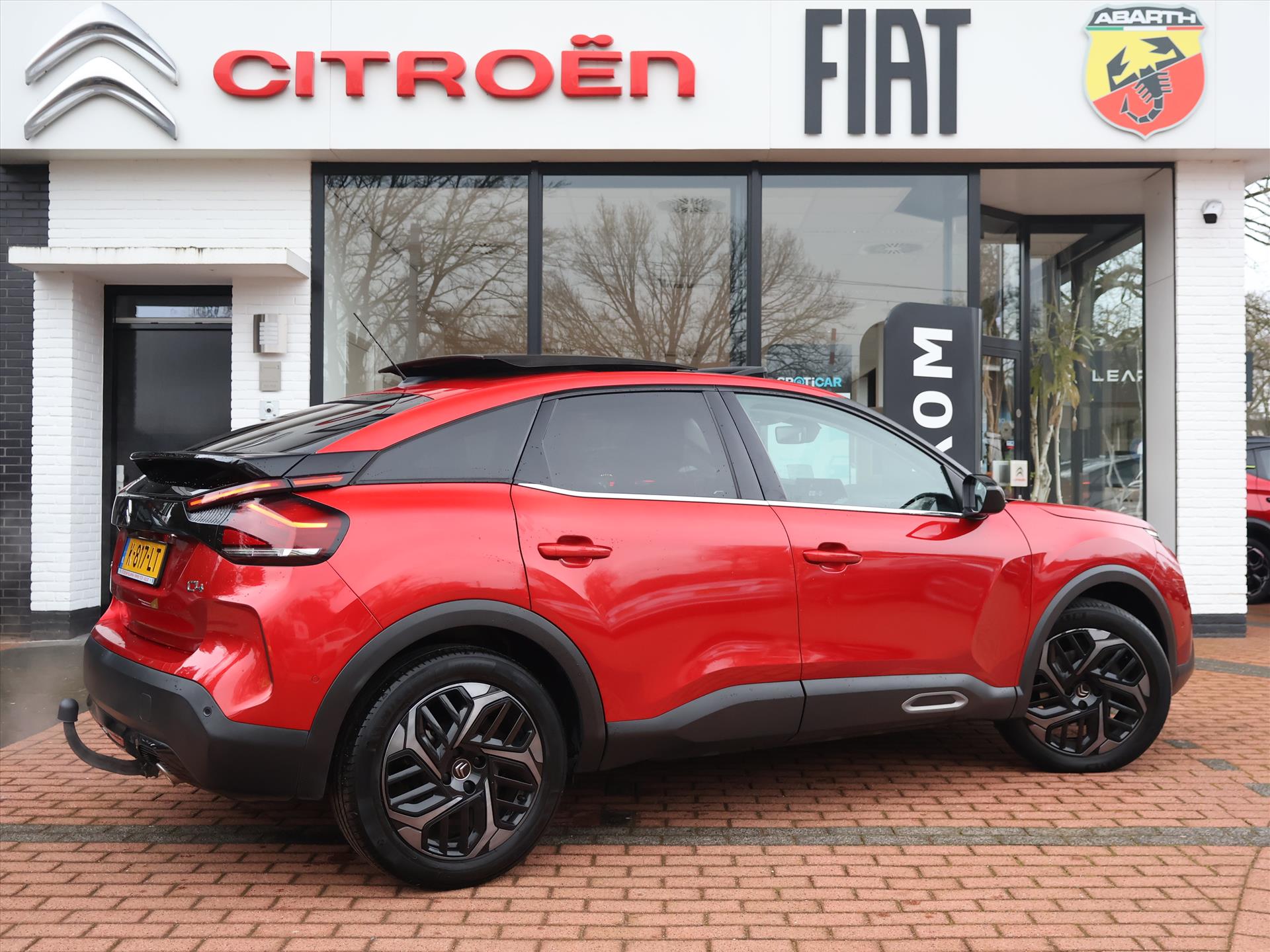 Citroën C4 PureTech 130PK S&S EAT8 Automaat Shine, Rijklaarprijs | Panoramadak | Trekhaak | Camera | Navigatie | DAB+ - Afbeelding 4