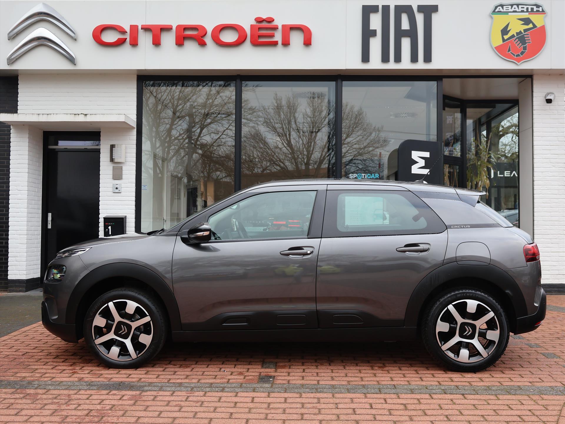 Citroën C4 Cactus PureTech 110PK S&S Business, Rijklaarprijs | Navigatie | DAB+ | Trekhaak | Parkeersensoren - Afbeelding 2