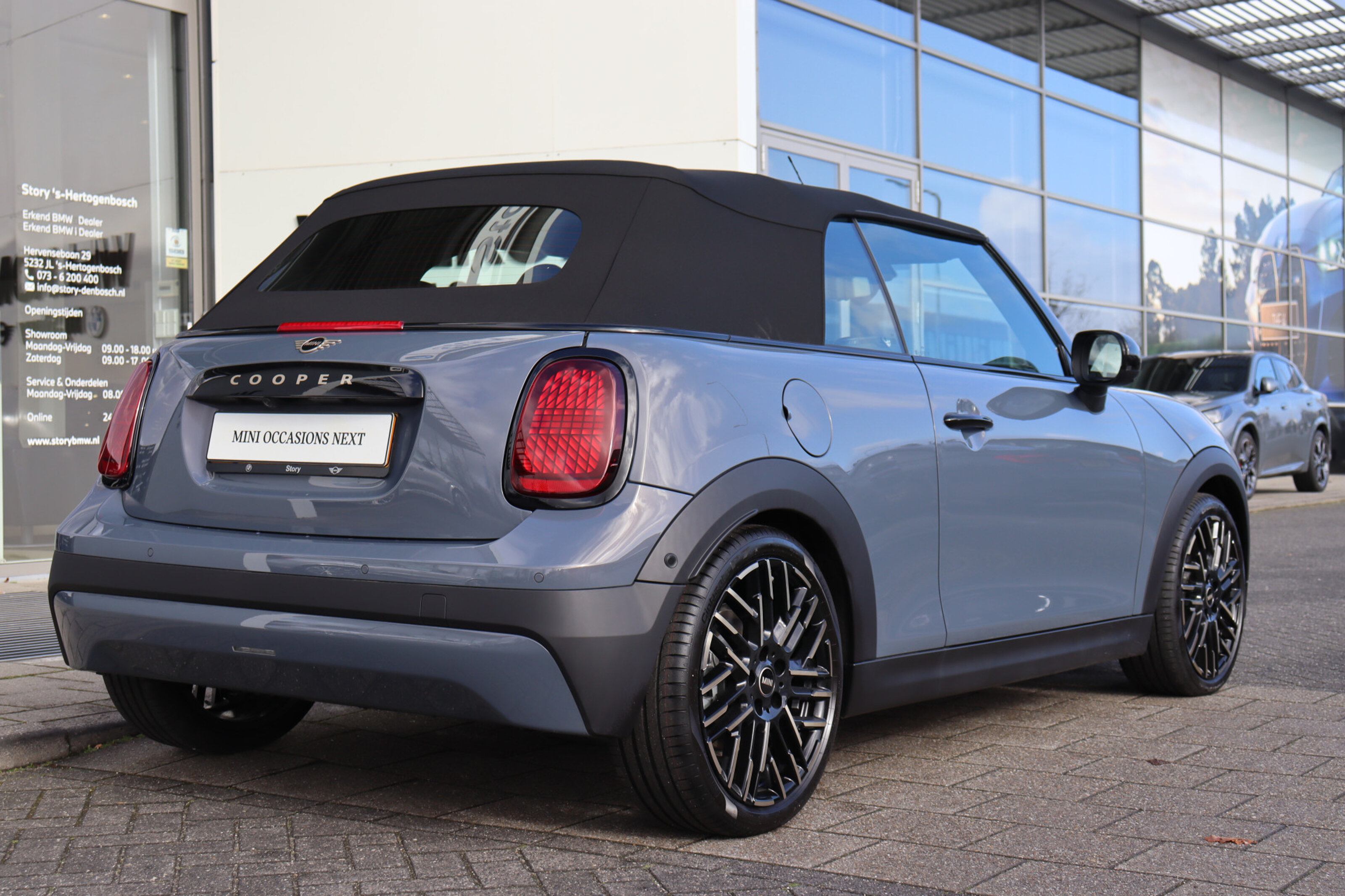 MINI Cooper Cabrio 8