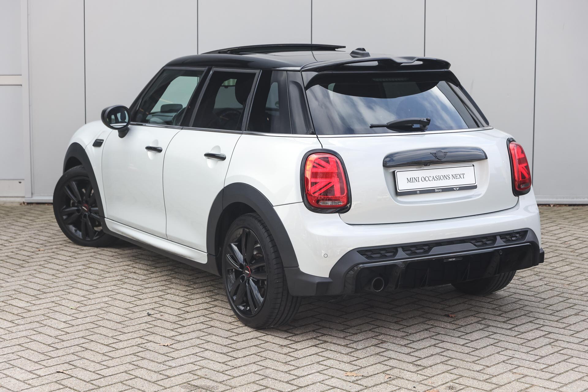 MINI Cooper Hatchback JCW Automaat - Afbeelding 2