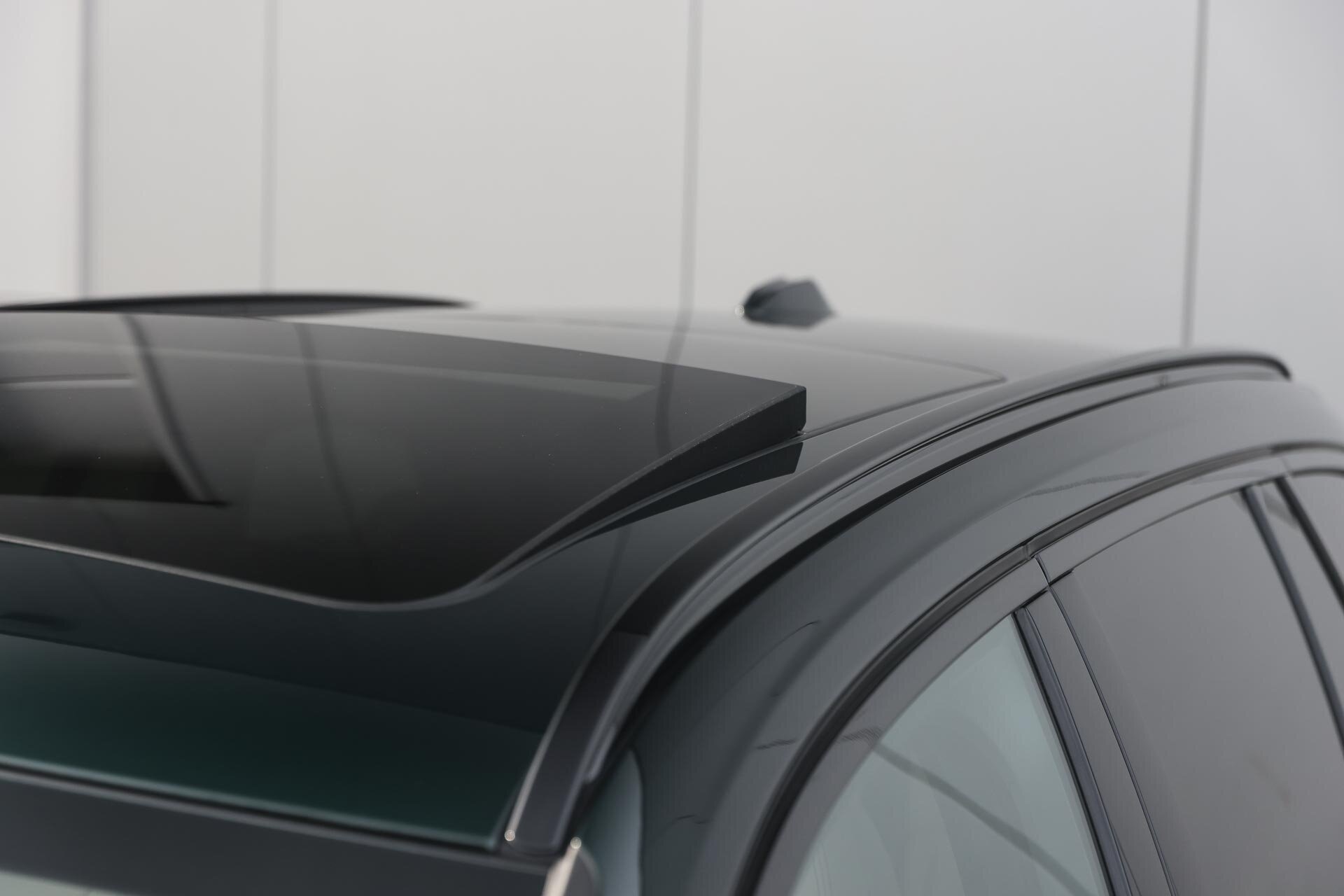 BMW 3 Serie Touring 330e High Executive M Sport Automaat - Afbeelding 4