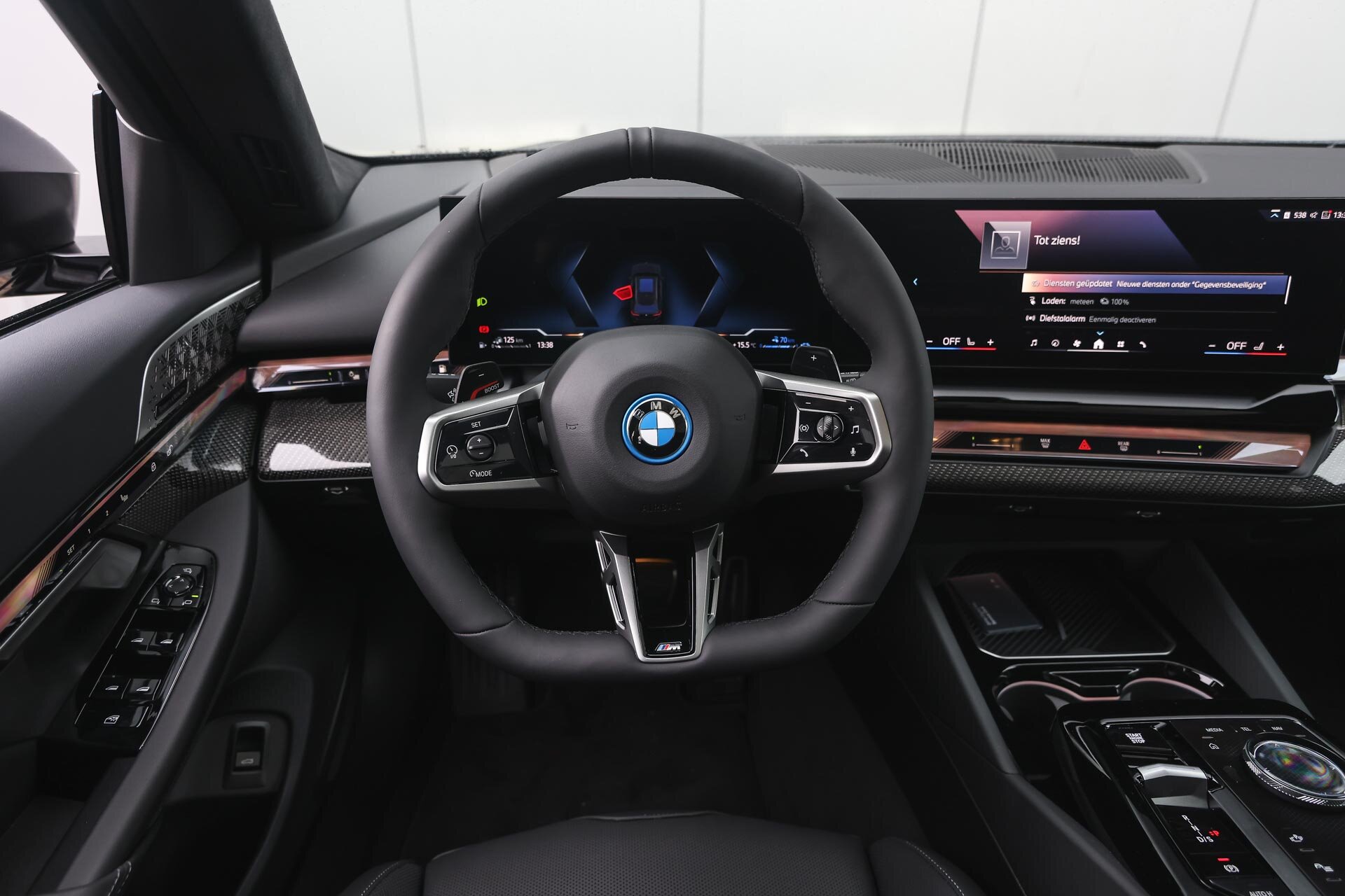 BMW 5 Serie Touring 550e xDrive M Sport Automaat - Afbeelding 3