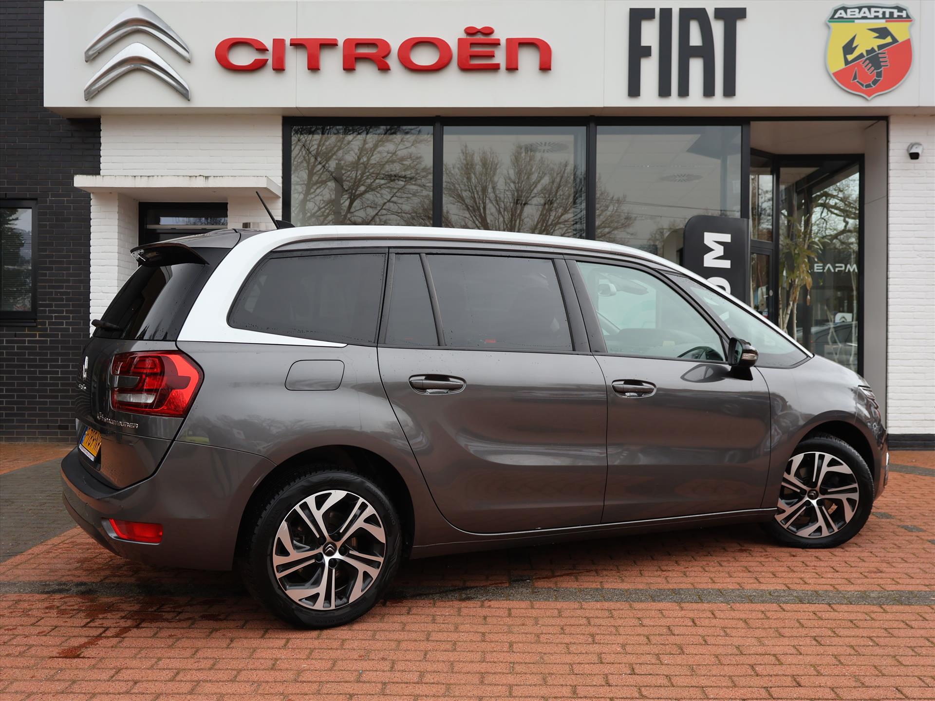 Citroën Grand C4 Spacetourer PureTech 130PK S&S EAT8 Automaat 7pers. Business, Rijklaarprijs | Navigatie | Camera | 3e zitrij - Afbeelding 4