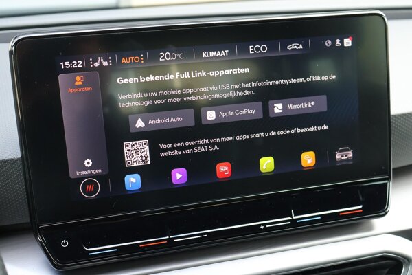 Apple Carplay/Android Auto Apple Carplay/Android Auto
