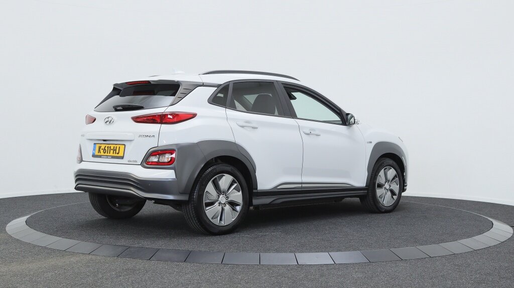 Hyundai Kona EV Premium 64 kWh | SOH 100% | Stoelverwarming | Stoelventilatie - Afbeelding 2