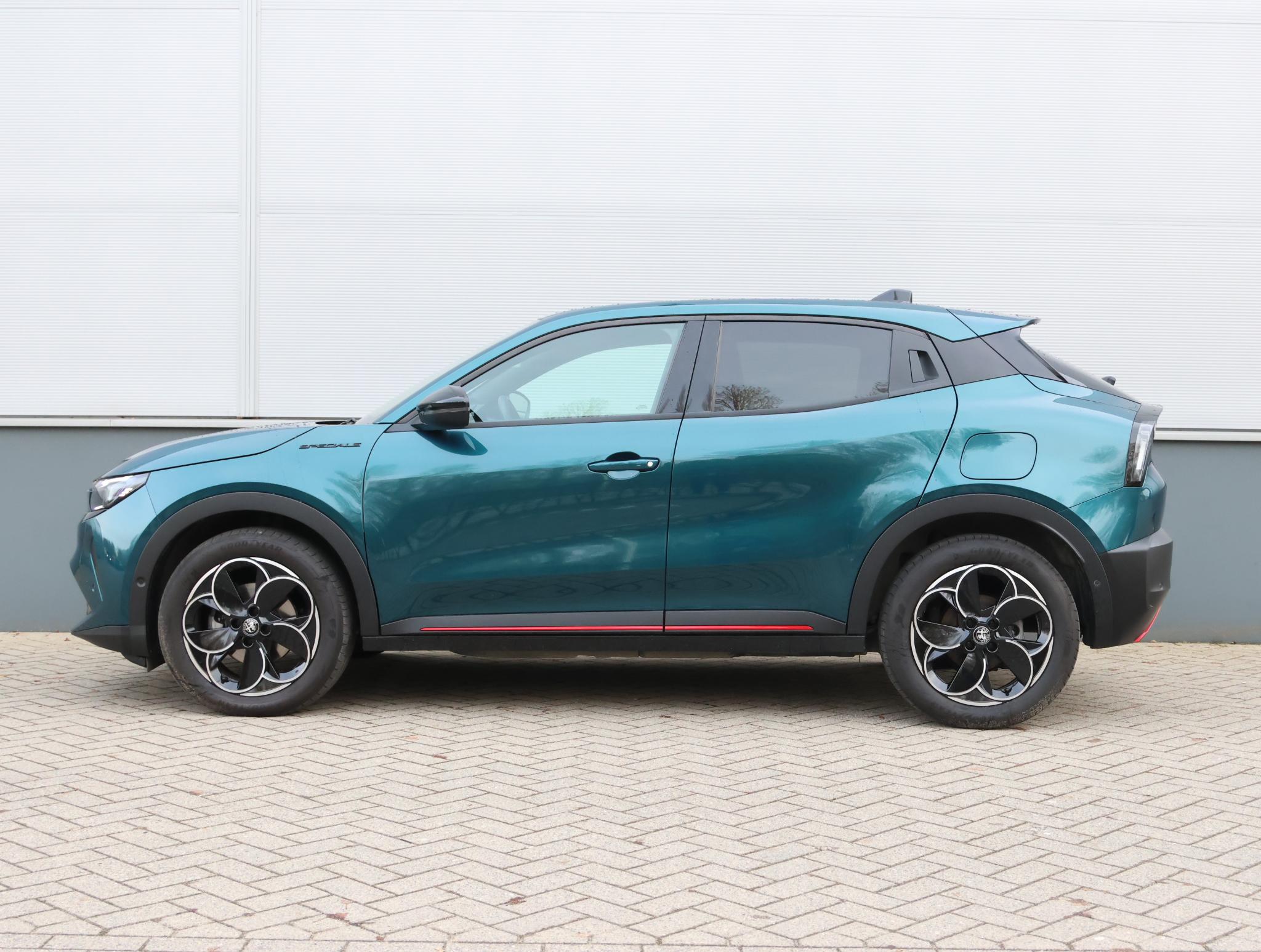 Alfa Romeo Junior Elettrica Speciale 54 kWh 156pk - Afbeelding 2