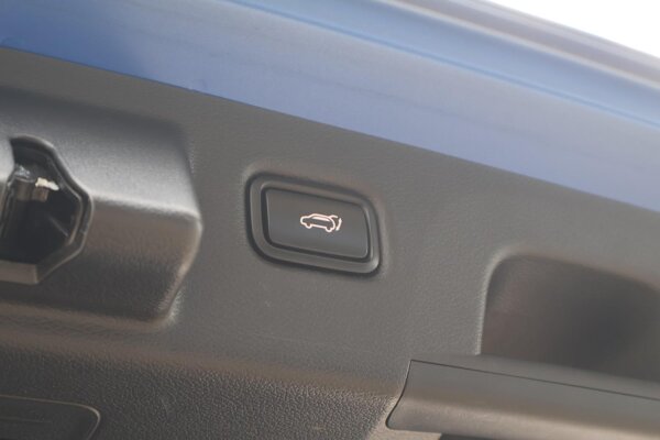 elektrisch bedienbare achterklep met sensorsturing