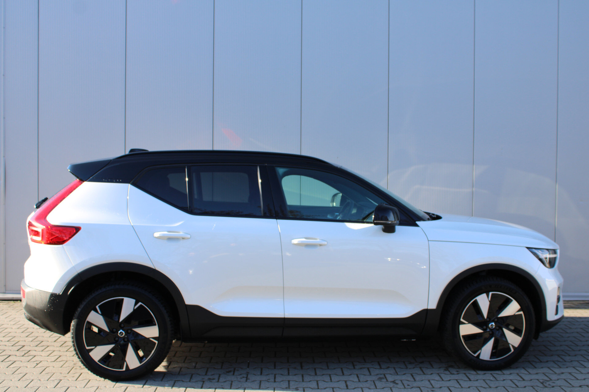 Volvo XC40 Twin Motor Plus 82 kWh - Afbeelding 3
