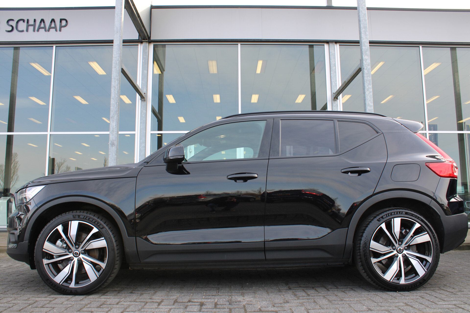 Volvo XC40 Recharge P8 AWD R-Design - Afbeelding 2