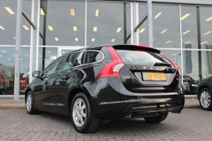 Volvo V60 T3 Momentum - Afbeelding 3