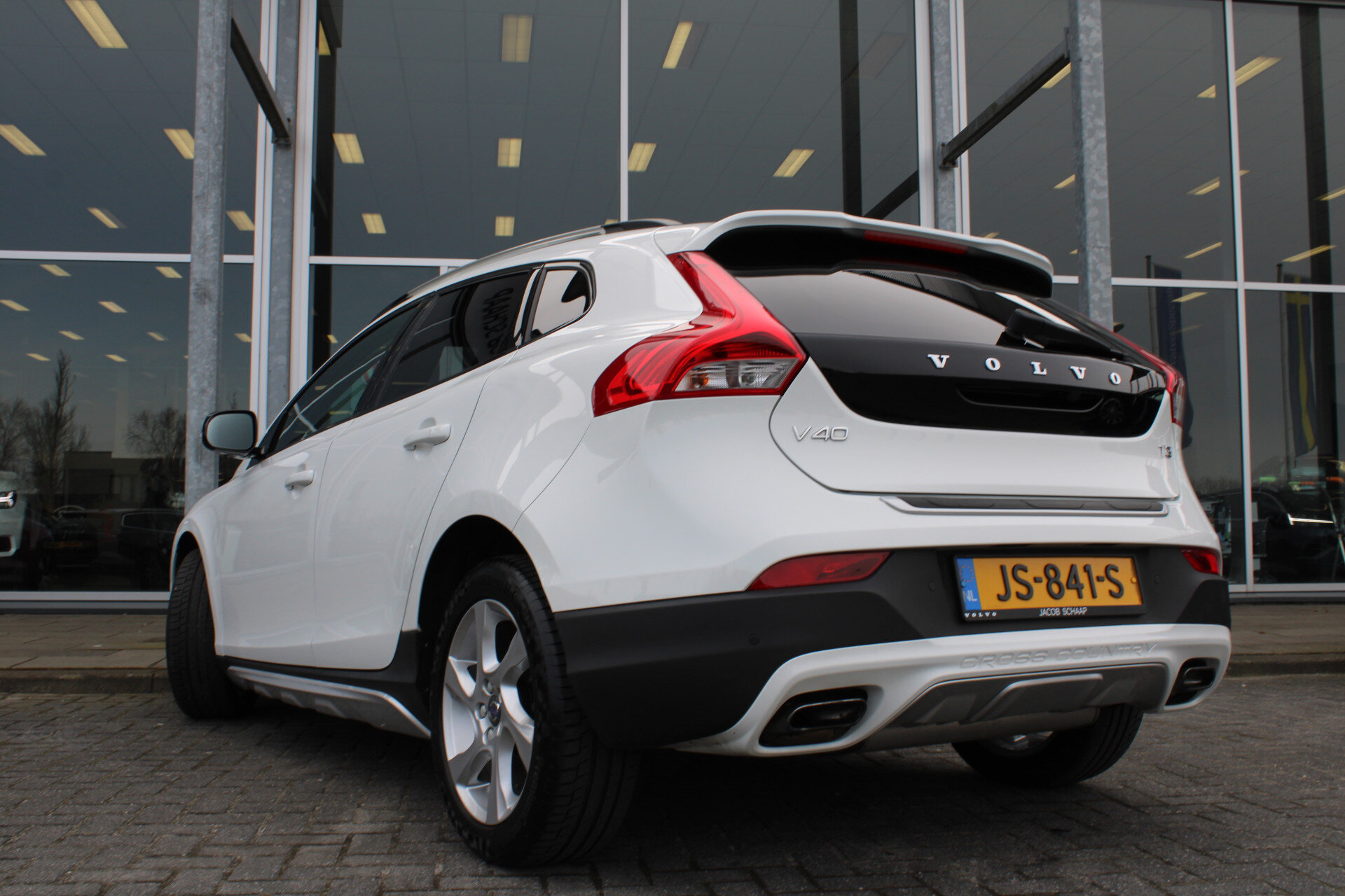 Volvo V40 Cross Country T3 Momentum - Afbeelding 3