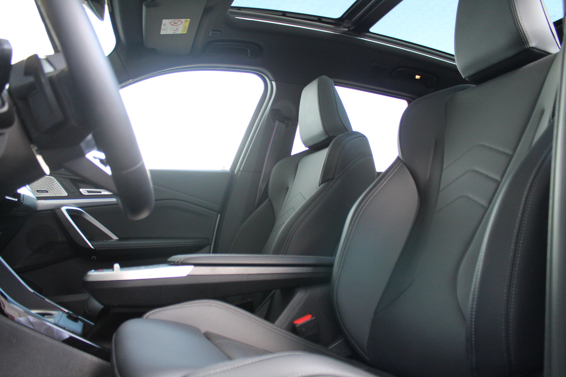 BMW X1 sDrive20i High Executive M Sport Automaat - Afbeelding 2