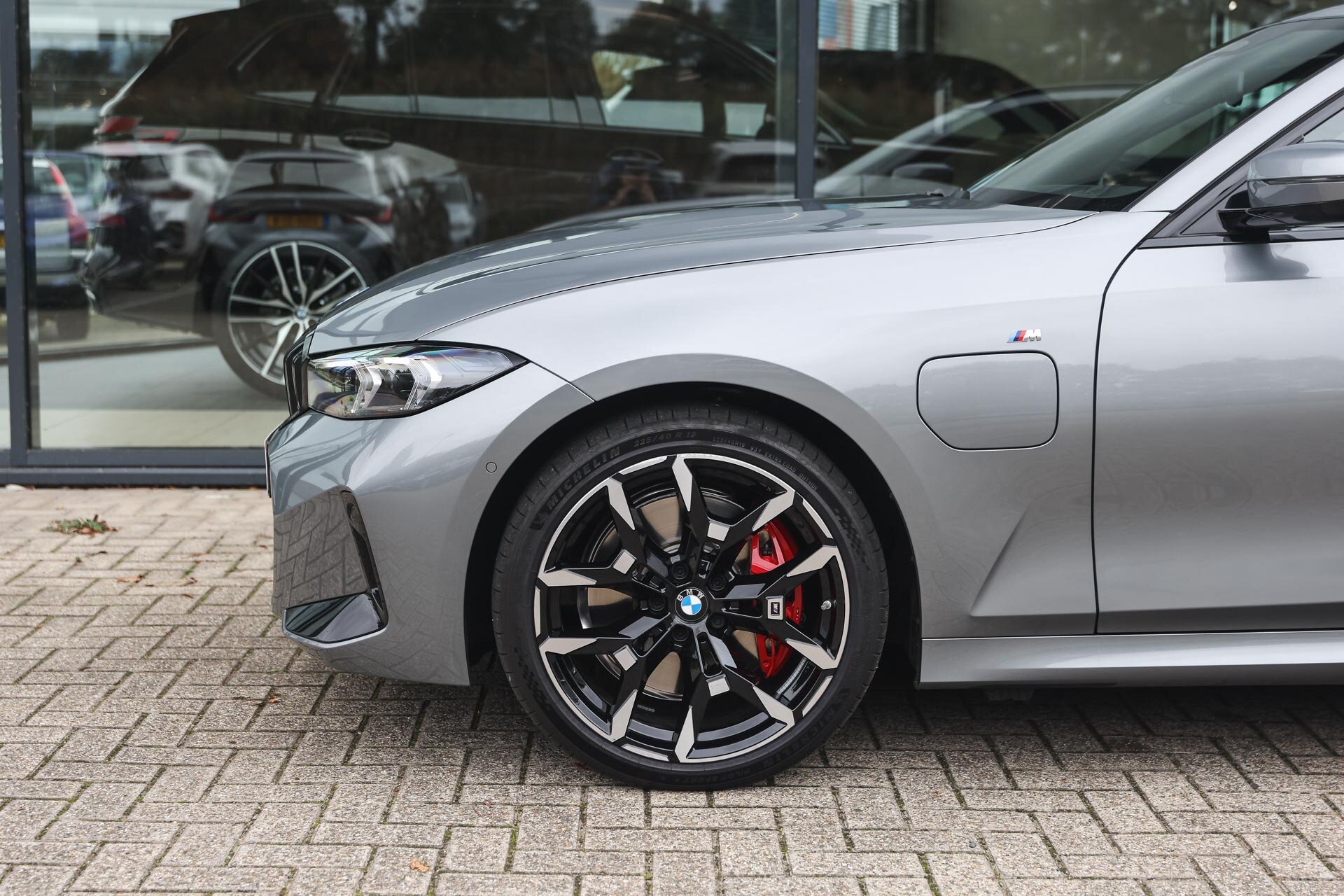 BMW 3 Serie Touring 330e High Executive M Sport Automaat - Afbeelding 4