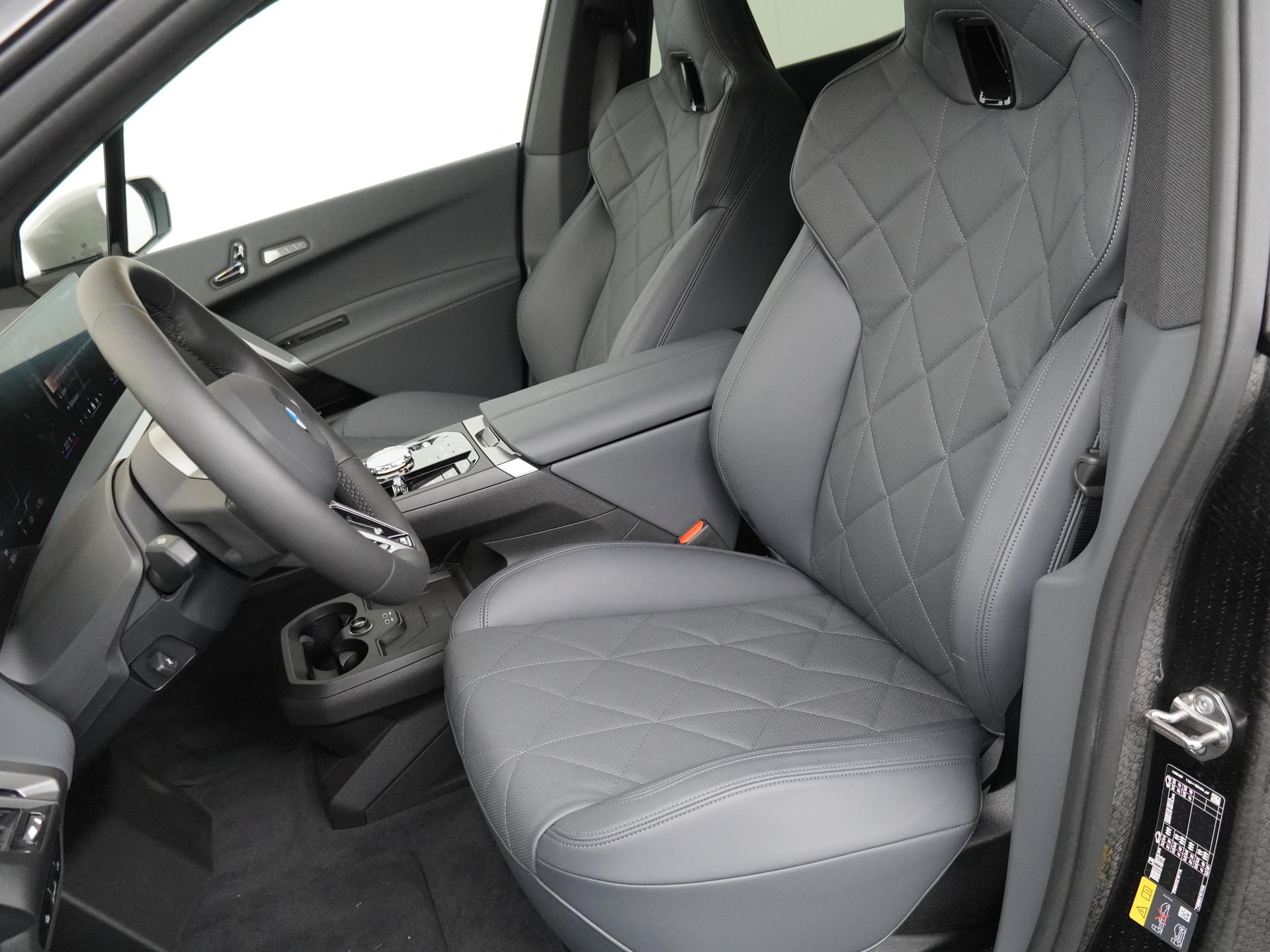 BMW iX xDrive45 101 kWh - Afbeelding 4