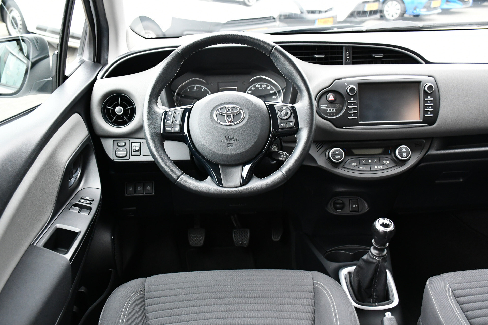 Toyota Yaris 1.5 VVT-i Aspiration Handgeschakeld 111pk - Afbeelding 4