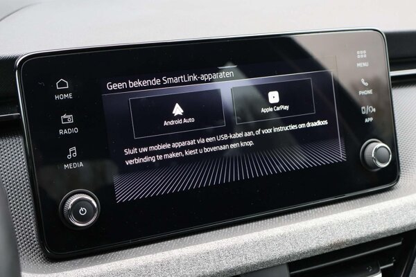 Apple Carplay/Android Auto Apple Carplay/Android Auto