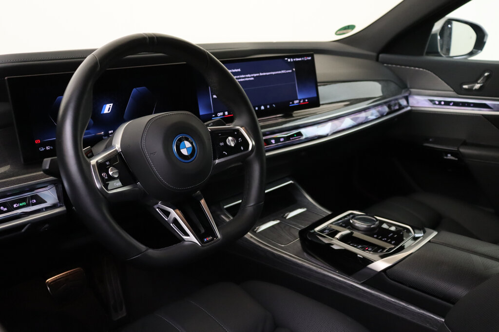 BMW i7 3