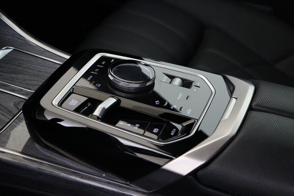 BMW i7 6