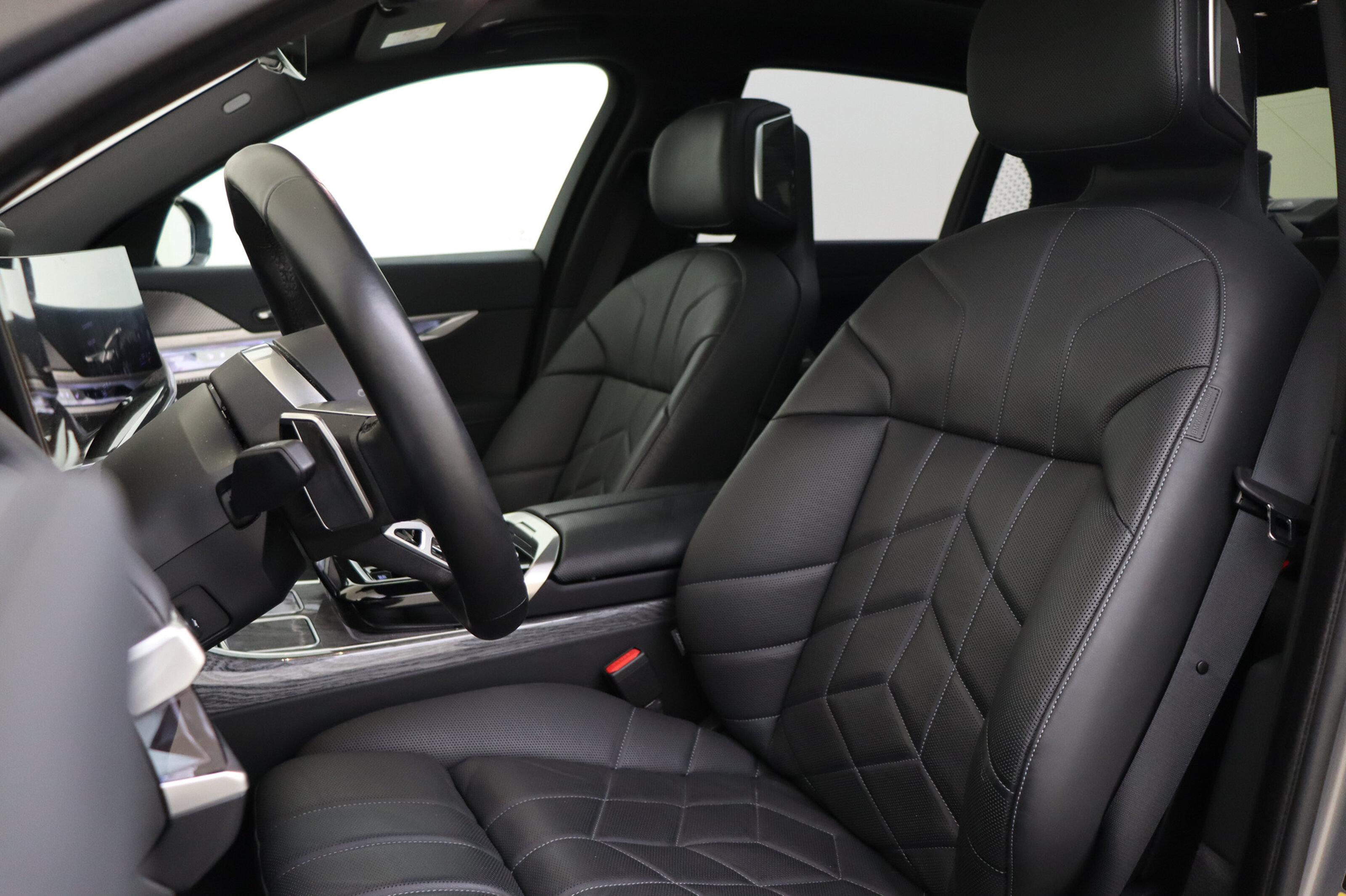 BMW i7 8