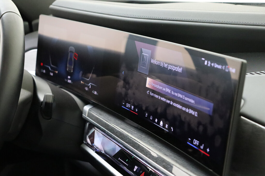 BMW i7 18