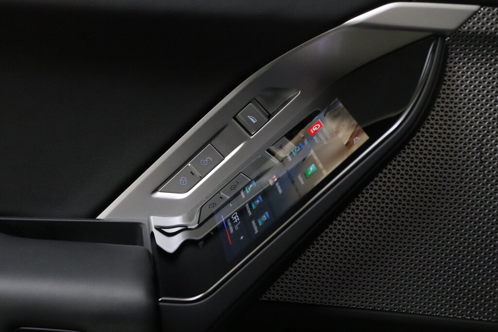 BMW i7 27