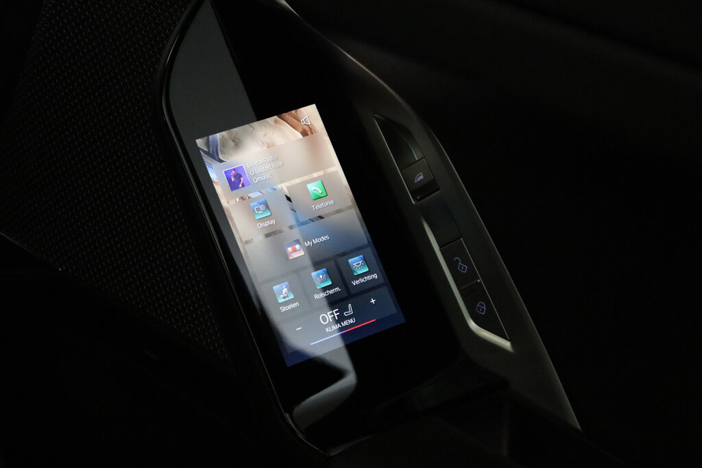 BMW i7 29