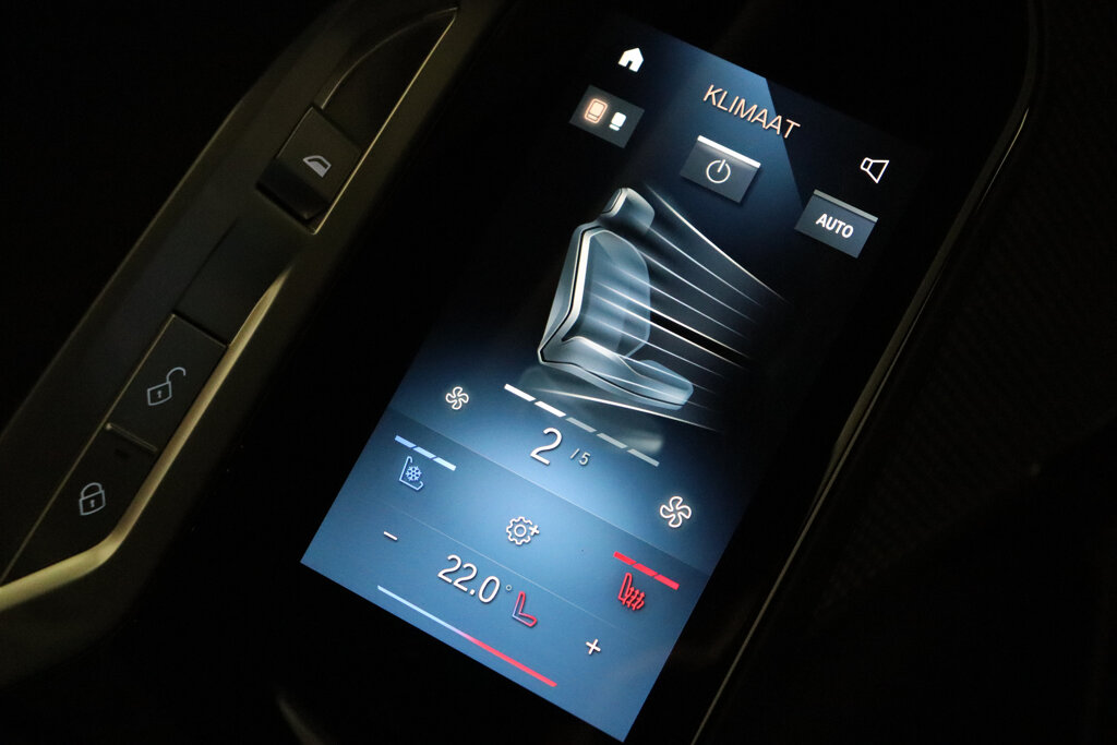 BMW i7 32