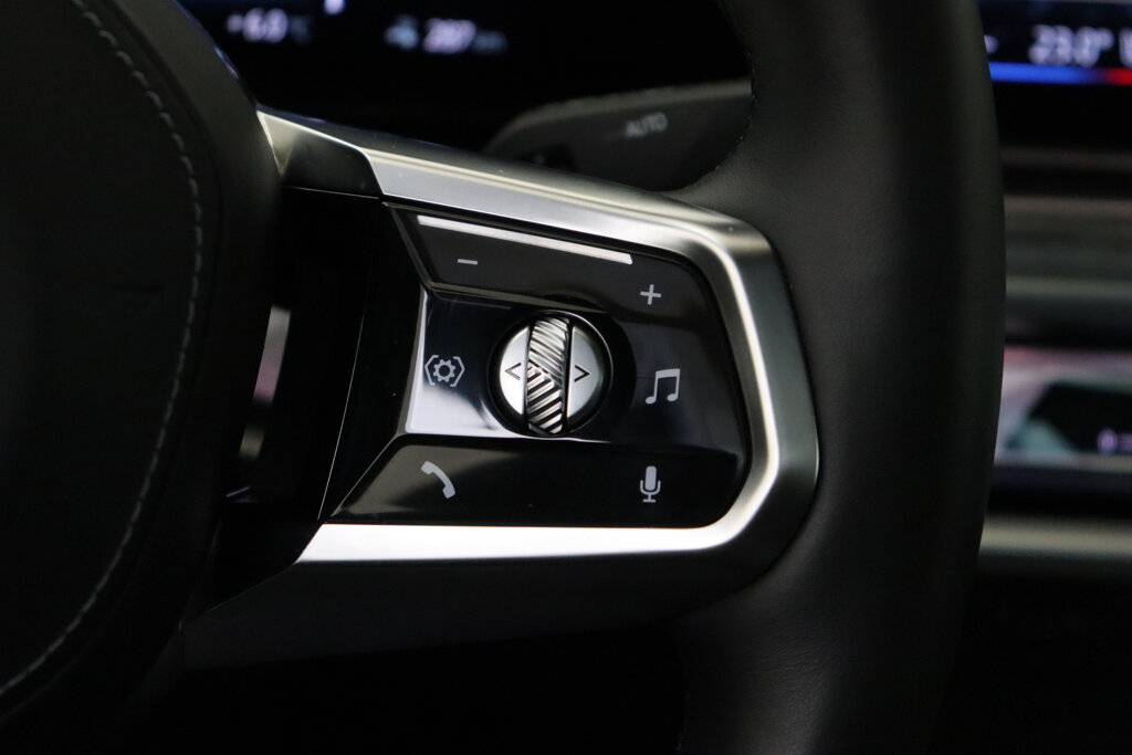 BMW i7 42