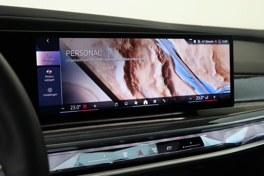 BMW i7 50