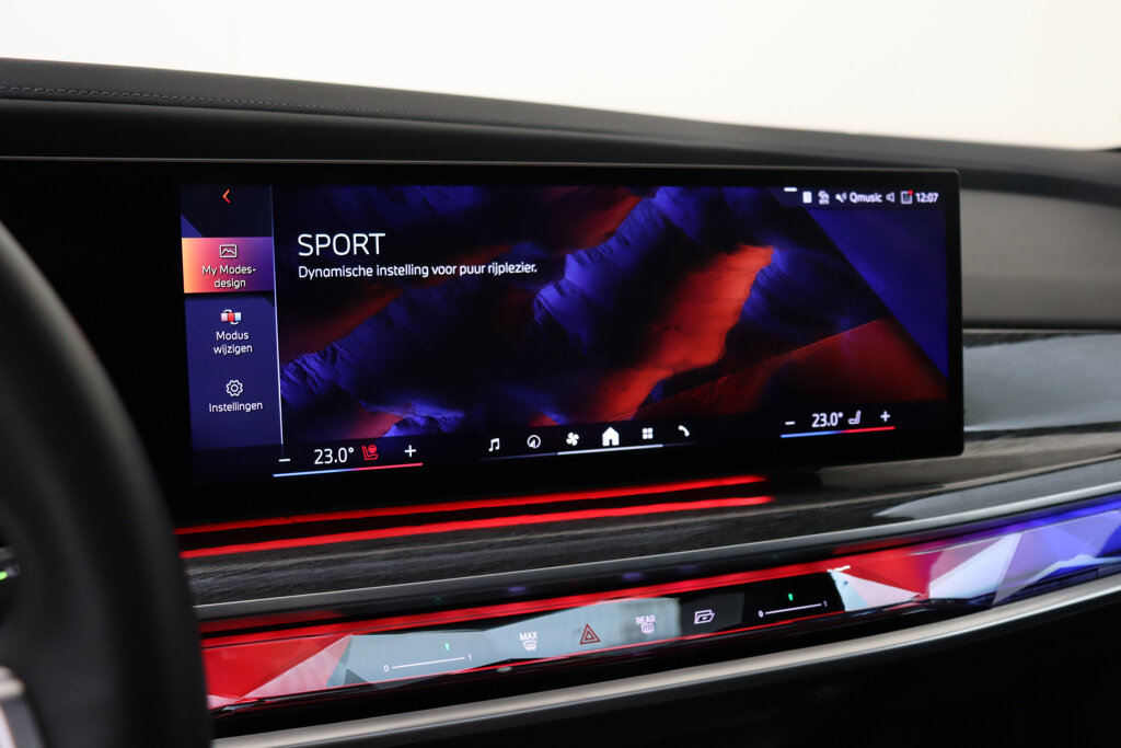 BMW i7 52