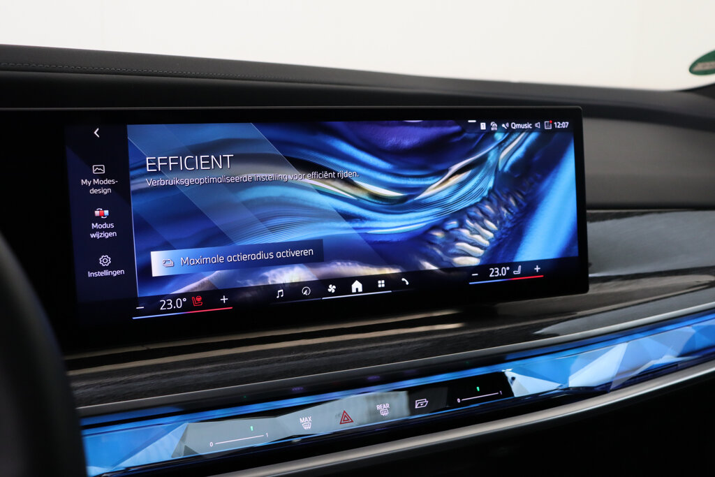 BMW i7 54