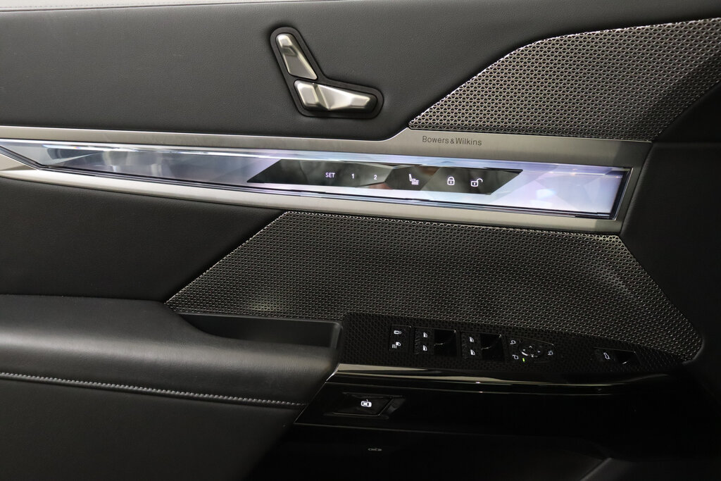BMW i7 60