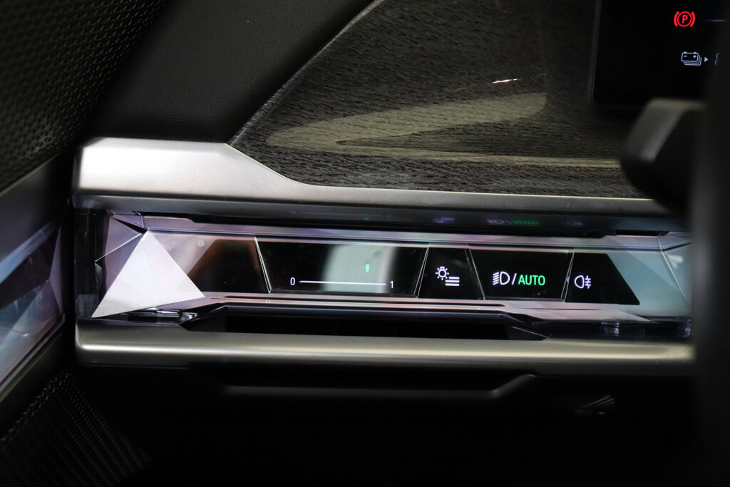 BMW i7 64