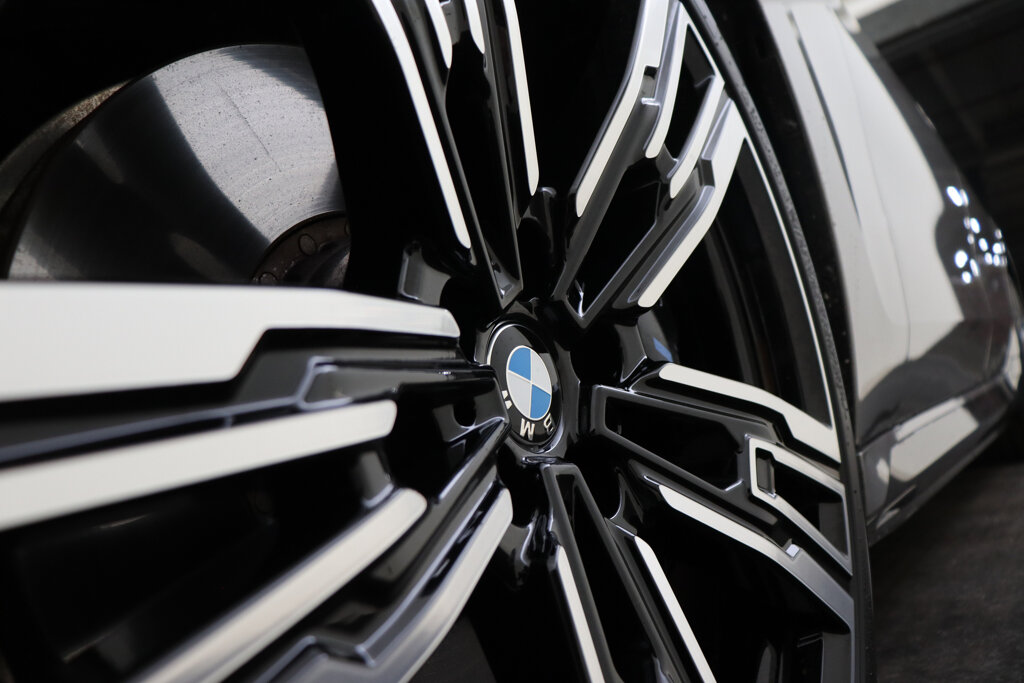 BMW i7 88