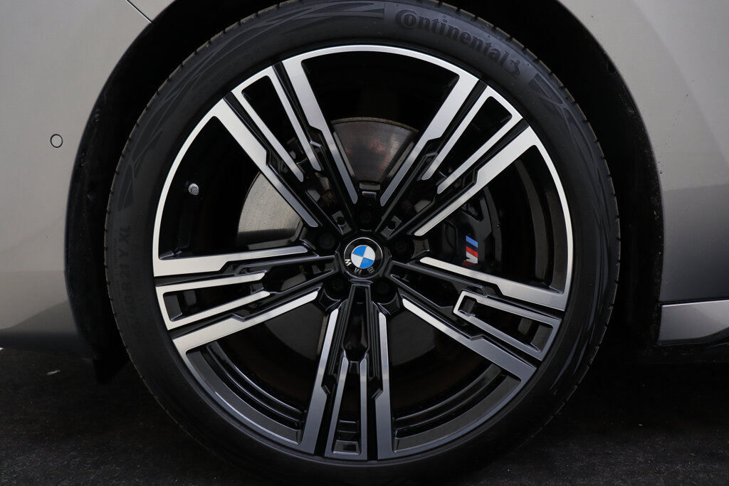 BMW i7 89