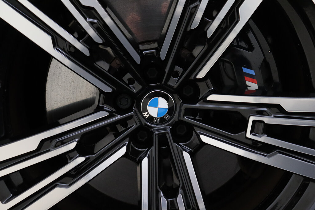 BMW i7 90