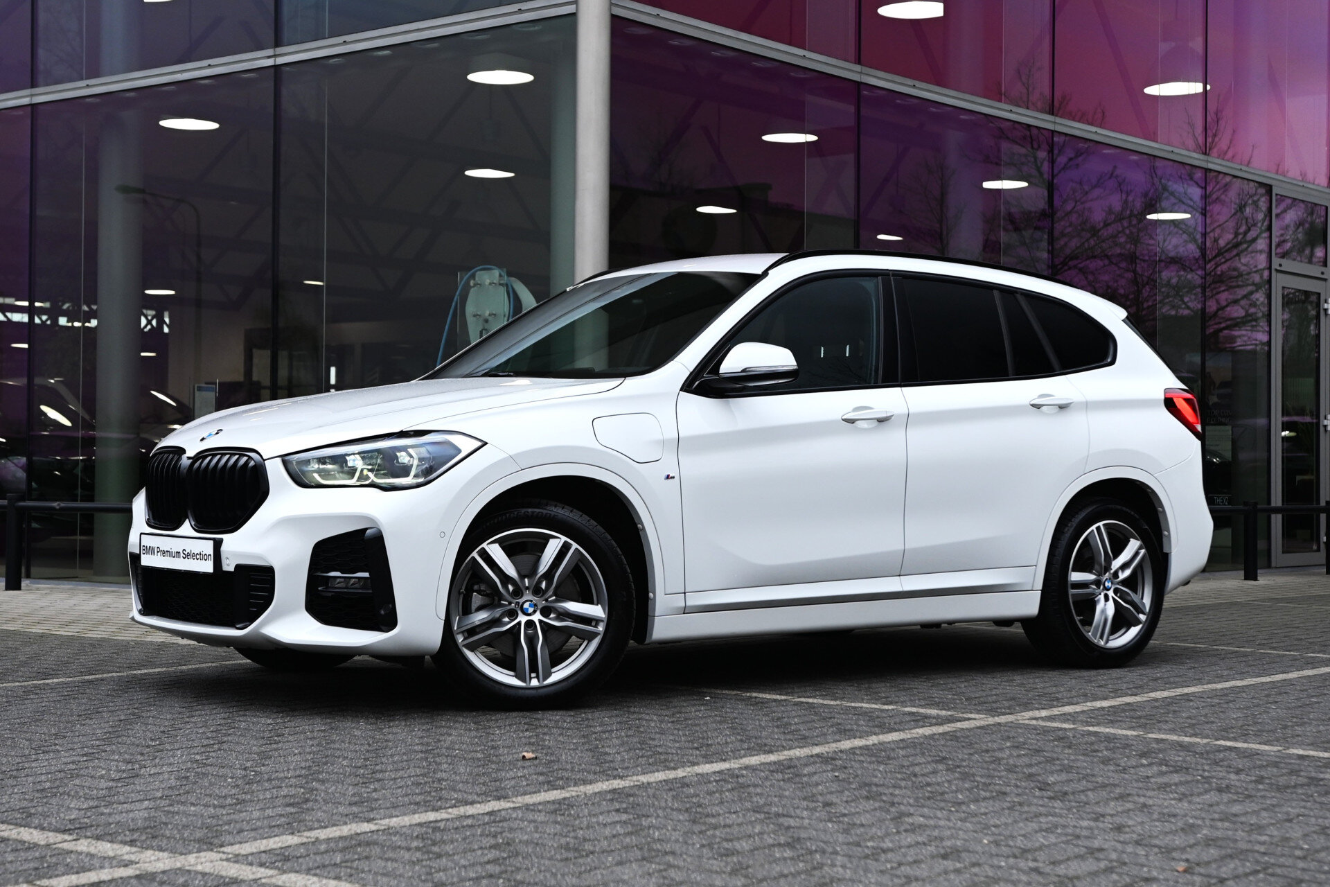 BMW X1 xDrive25e High Executive M Sport Automaat