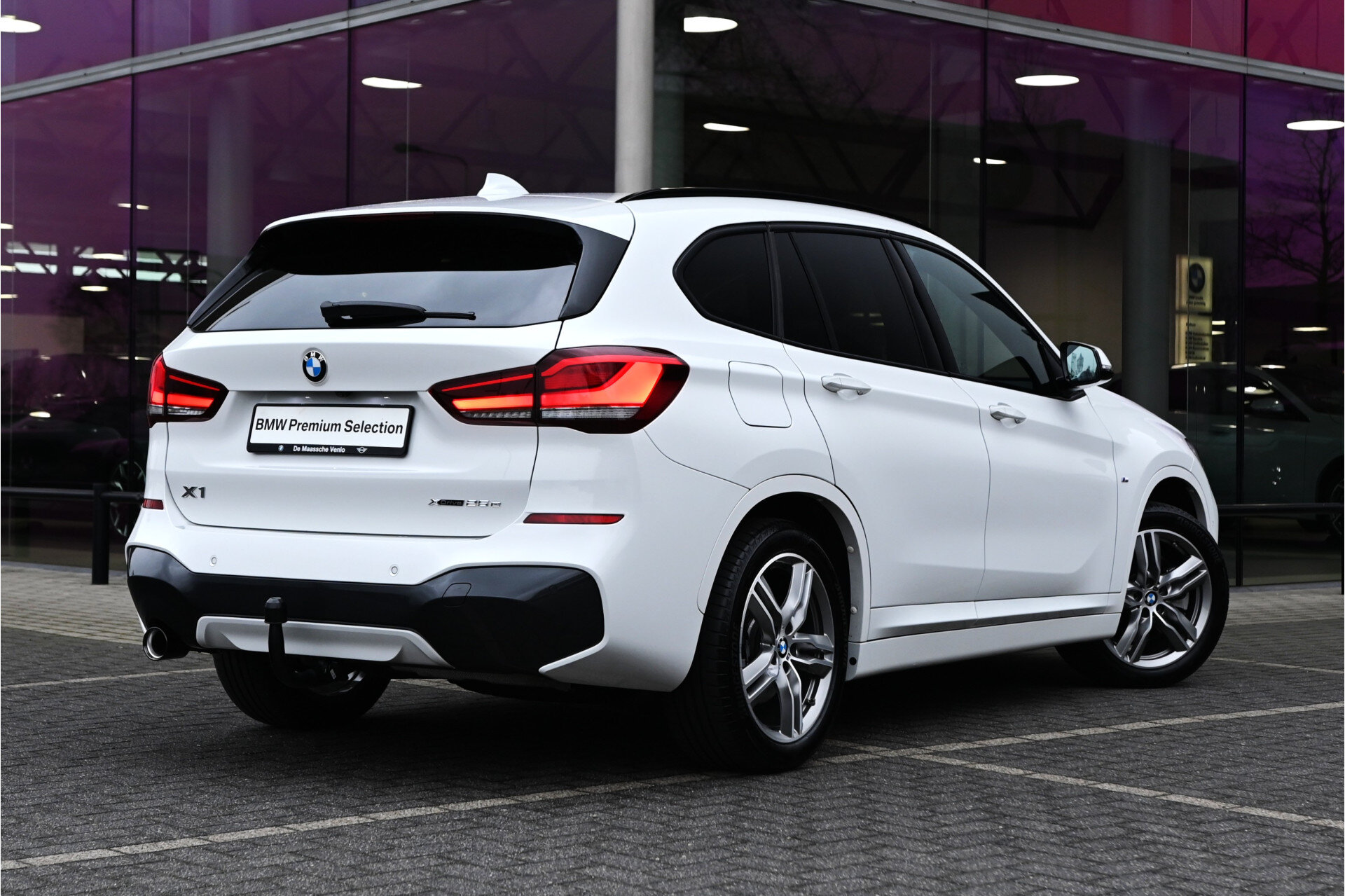 BMW X1 xDrive25e High Executive M Sport Automaat - Afbeelding 2
